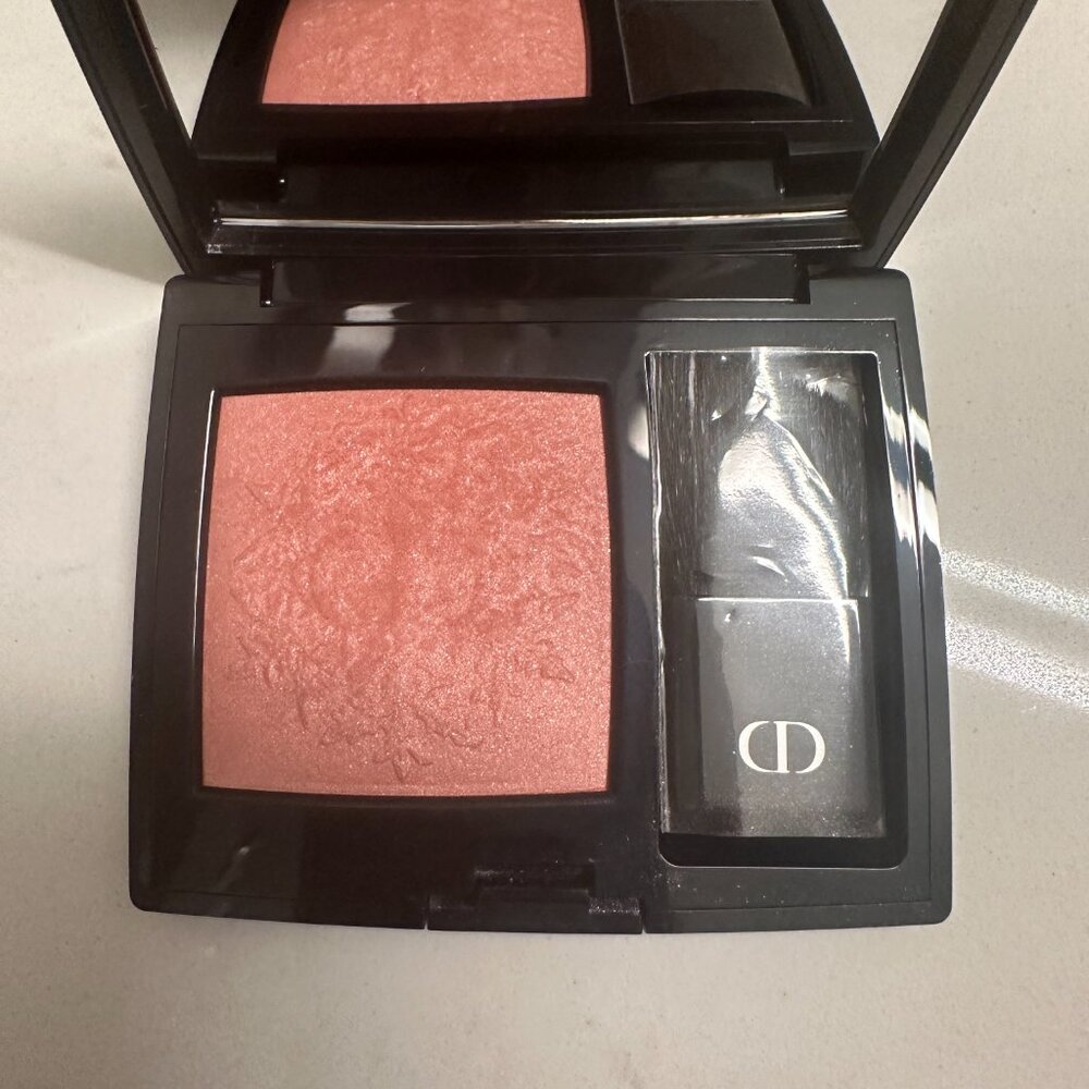 EUC Rouge Dior Golden Nights Collection Ltd Edition Blush 353 ROSE FRISON - Picture 2 of 6